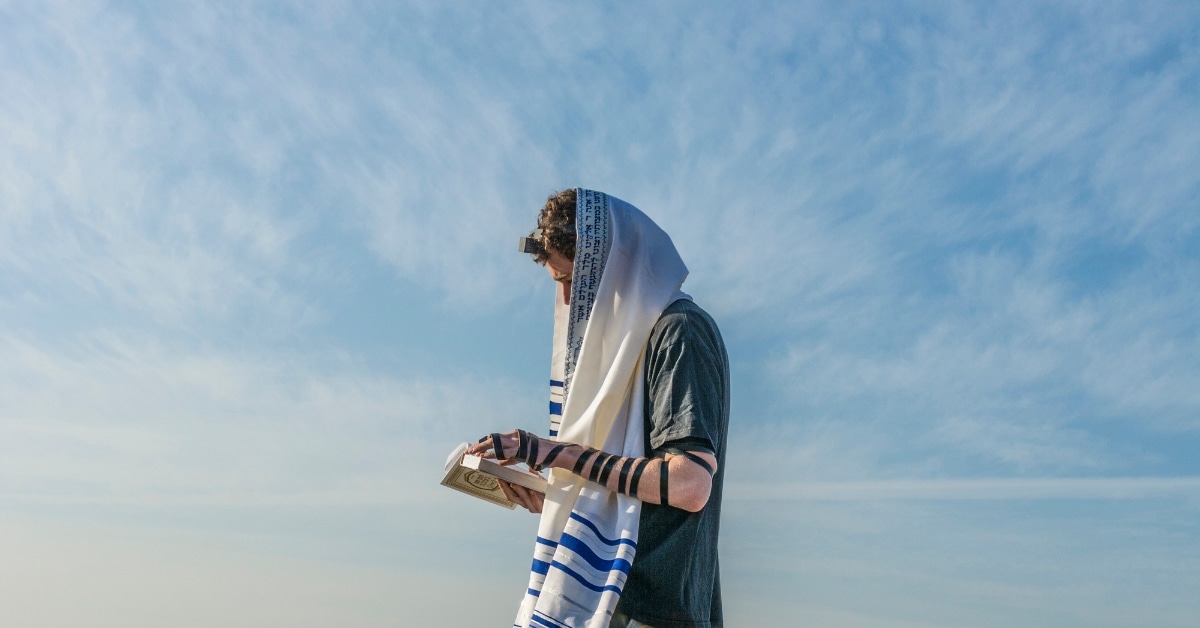 חשיבותן ותכליתן של ברכות השחר בחיי היהודי
